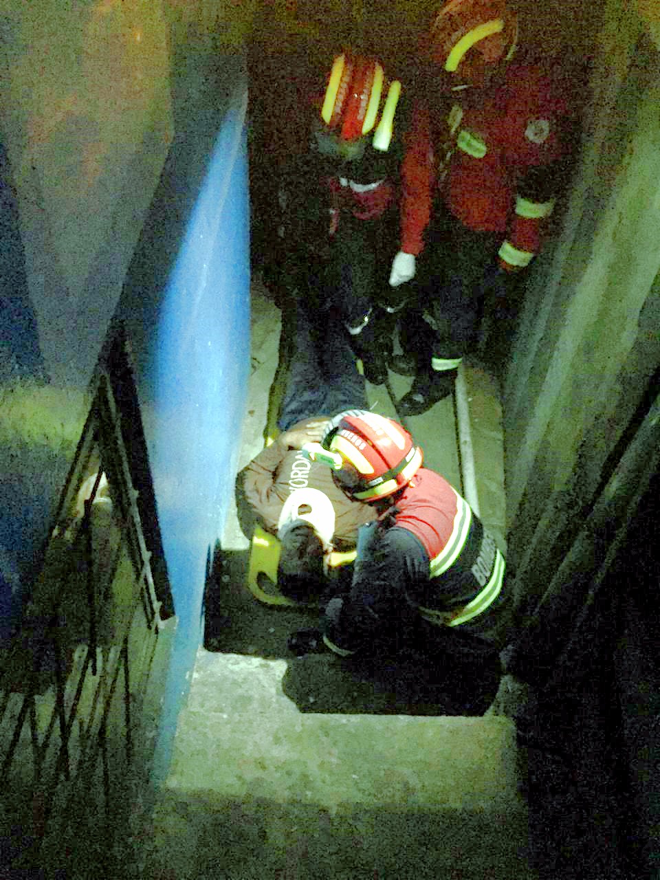 | #EmergenciaMédica | 
 Por llamado del ECU 911 personal bomberil capacitado asi...