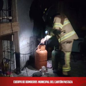 |FUGA DE GAS|
 La unidad R3 se dirigió a una fuga de gas en las calles Miramel...