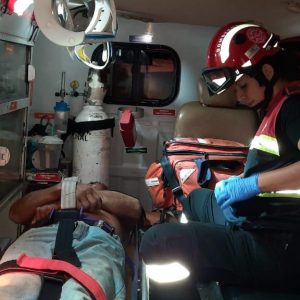 La unidad A4 se dirige a la parroquia El Triunfo a una emergencia médica, donde ...