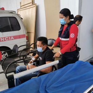 Por llamado del ECU-911 la unidad A5 se dirigió con tres efectivos a realizar ...