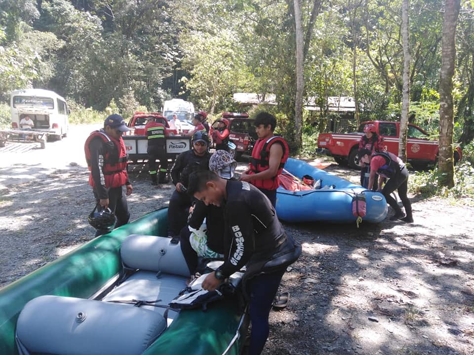 |#RescarteRioPastaza#|
 El equipo de aguas rápidas del Cuerpo de Bomberos de Puy...
